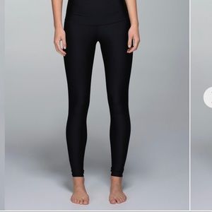 Lululemon SZ 4 Black Shine fabric leggings naturally breathable four-way stretch